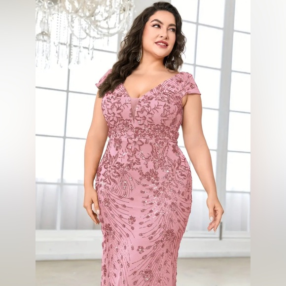 Plus Size Floral Pattern Sequin Dress - Picture 2 of 6